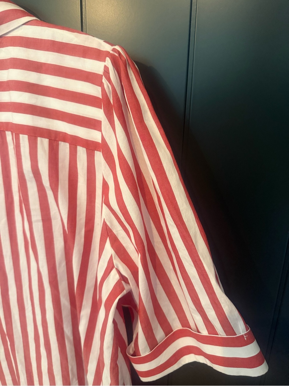 🐘 NEW Disney Embroidered Dumbo Red White Striped Short-Sleeve Buttondown Shirt - Picture 7 of 11